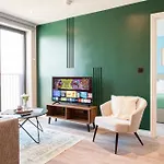 Springwell Gardens Apartments Near Leeds Station & City Centre