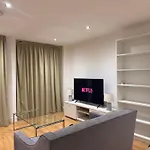 Flat In Leeds City Centre With Unique Balcony