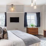 The Corson At Claremont Apartments