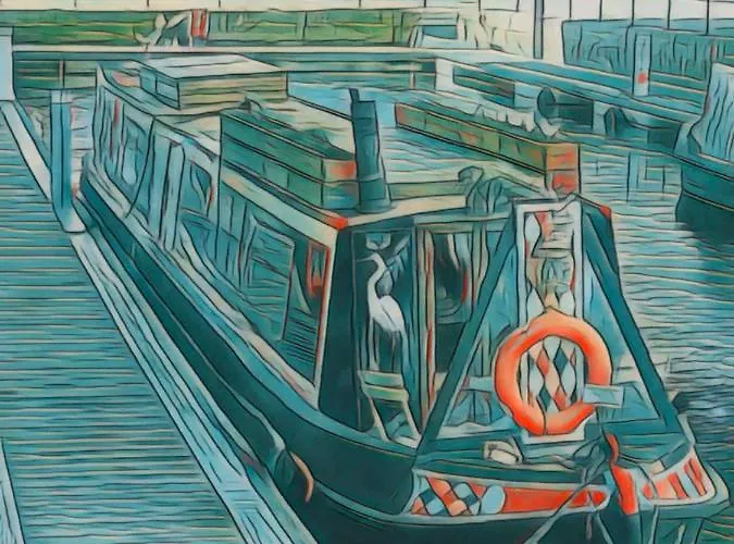 Cosy Narrowboat Benedict, Clarence Dock Leeds