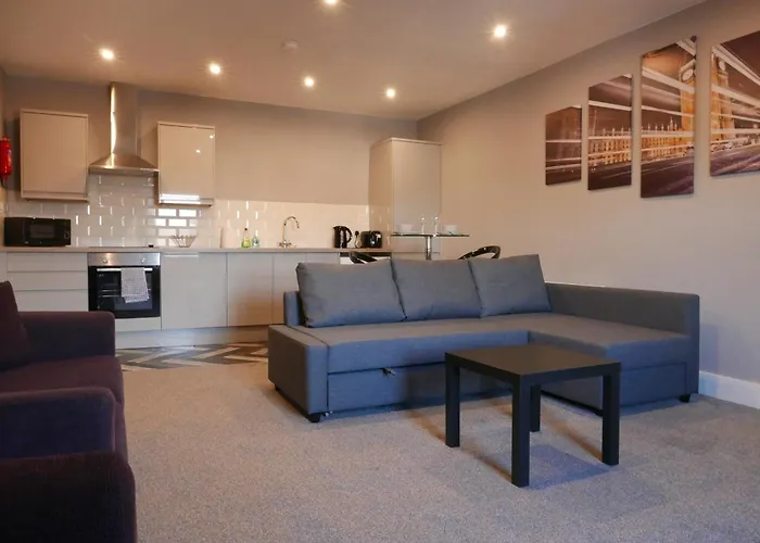 1 Bed Apt Close To Leeds Arena Sleeps Up To 4 People F4