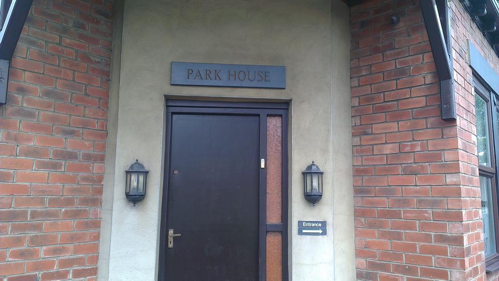 Park House 3*