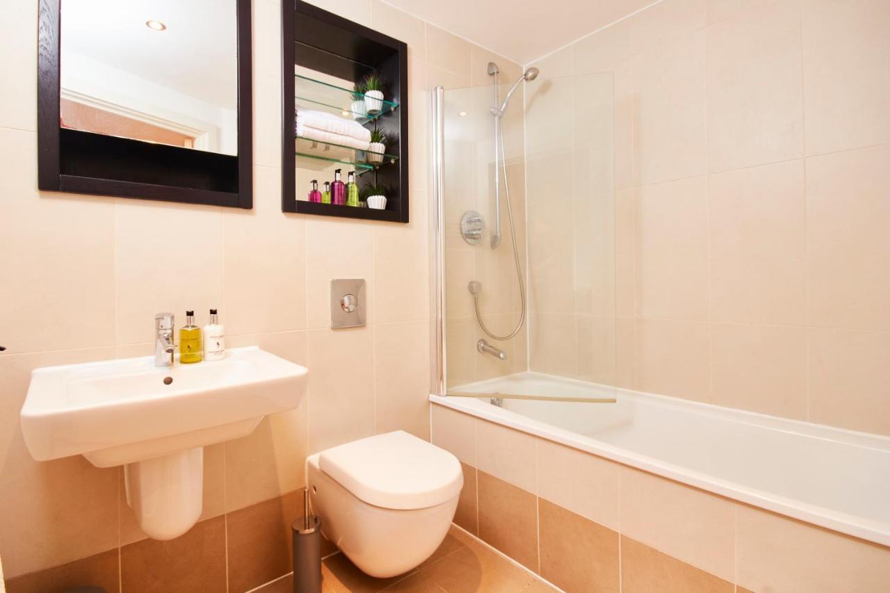 Deluxe City Centre Apt Balcony View& Free Parking! Apartment