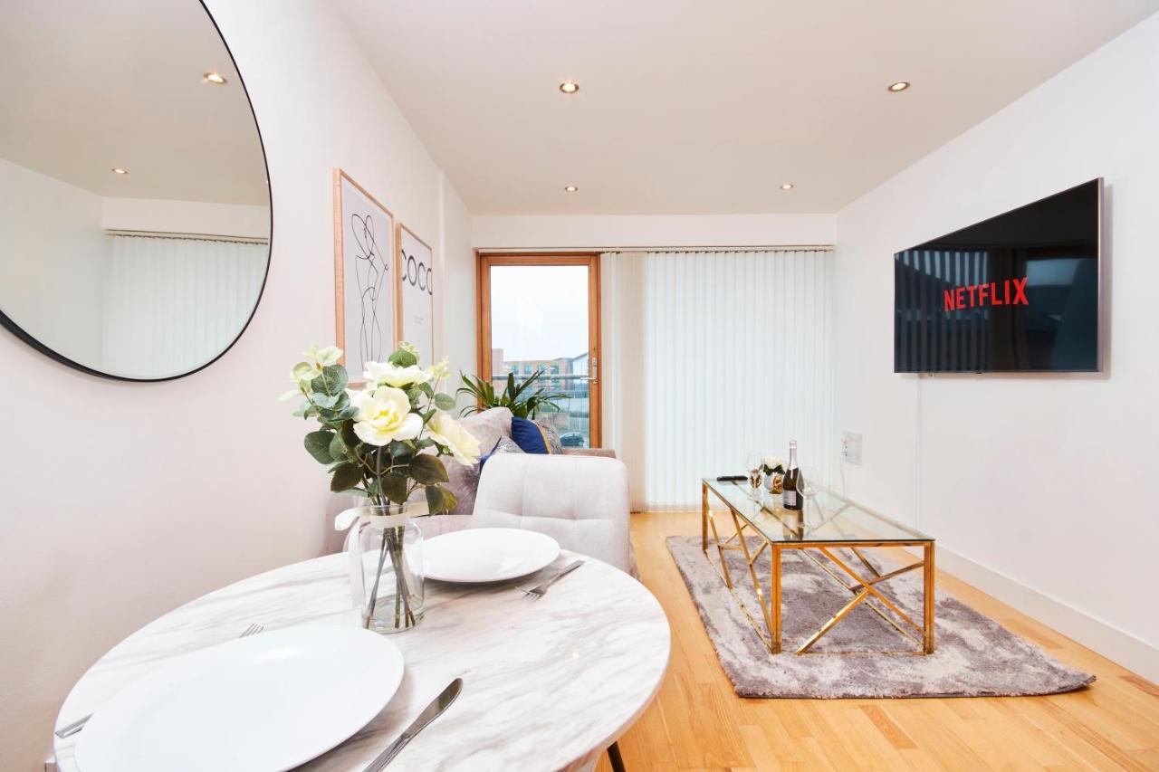 Apartment Deluxe City Centre Apt Balcony View& Free Parking! *