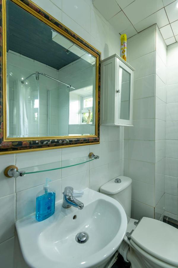 The Old Coach House Homestay Leeds (West Yorkshire)