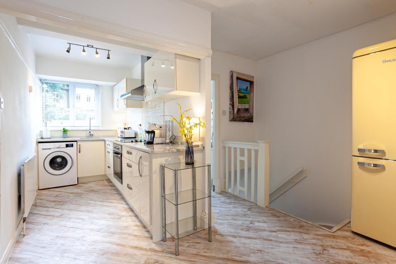 Cosy 2 Bed - Close To Centre