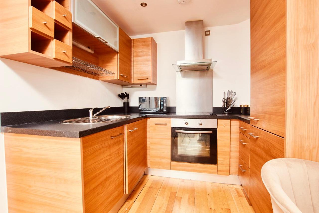 Deluxe Centre Free Parking River View Balcony *