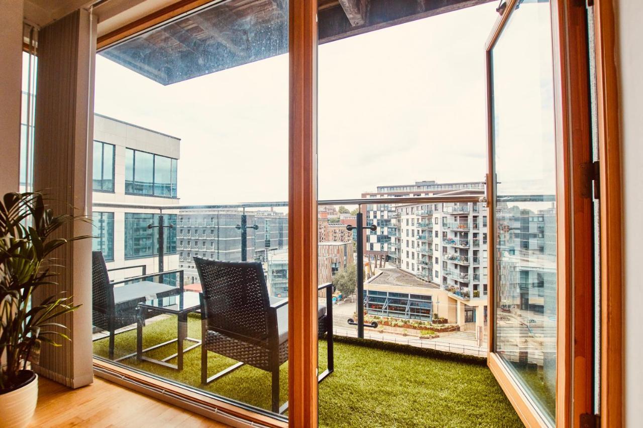 Deluxe Centre Free Parking River View Balcony