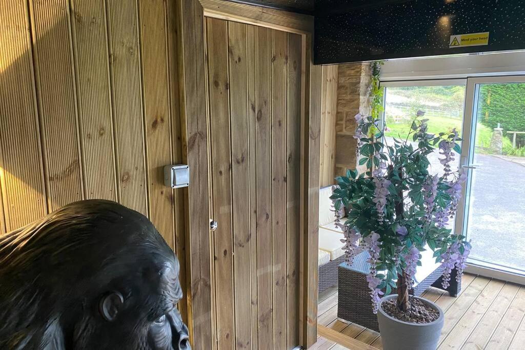 Coach House, 5.8 Acres With Hot Tub And Lake Holiday home Leeds (West Yorkshire)
