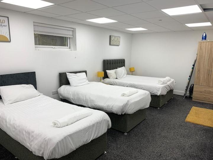 Huge Close To Centre With Free Secure Parking Apartment
