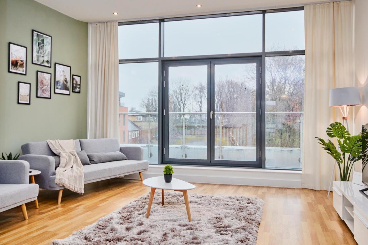 Large Duplex Penthouse - Parking * Leeds (West Yorkshire)