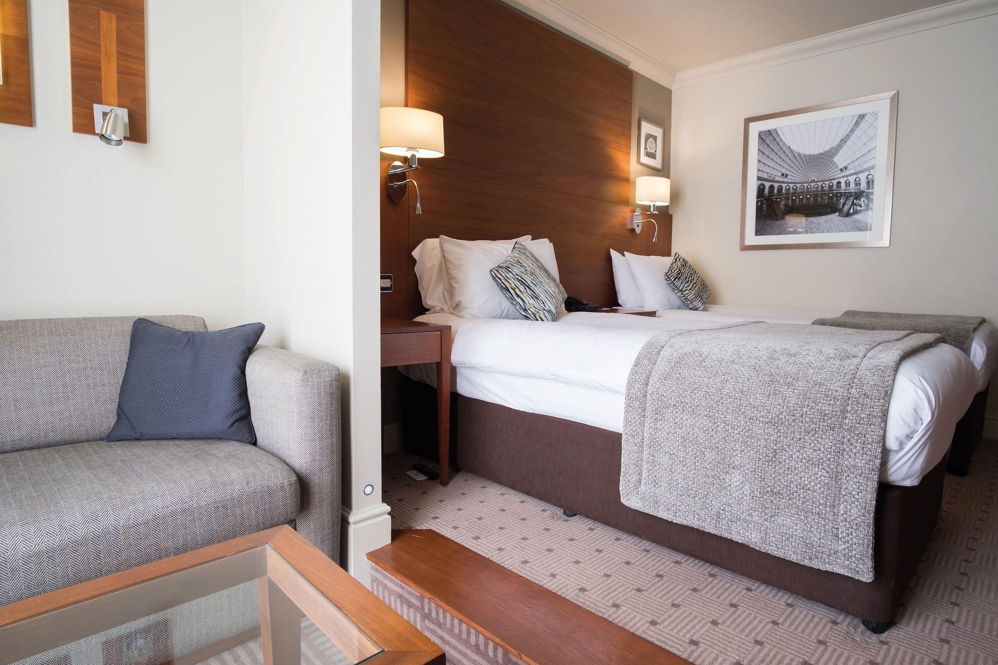 Thorpe Park And Hotel Leeds (West Yorkshire)