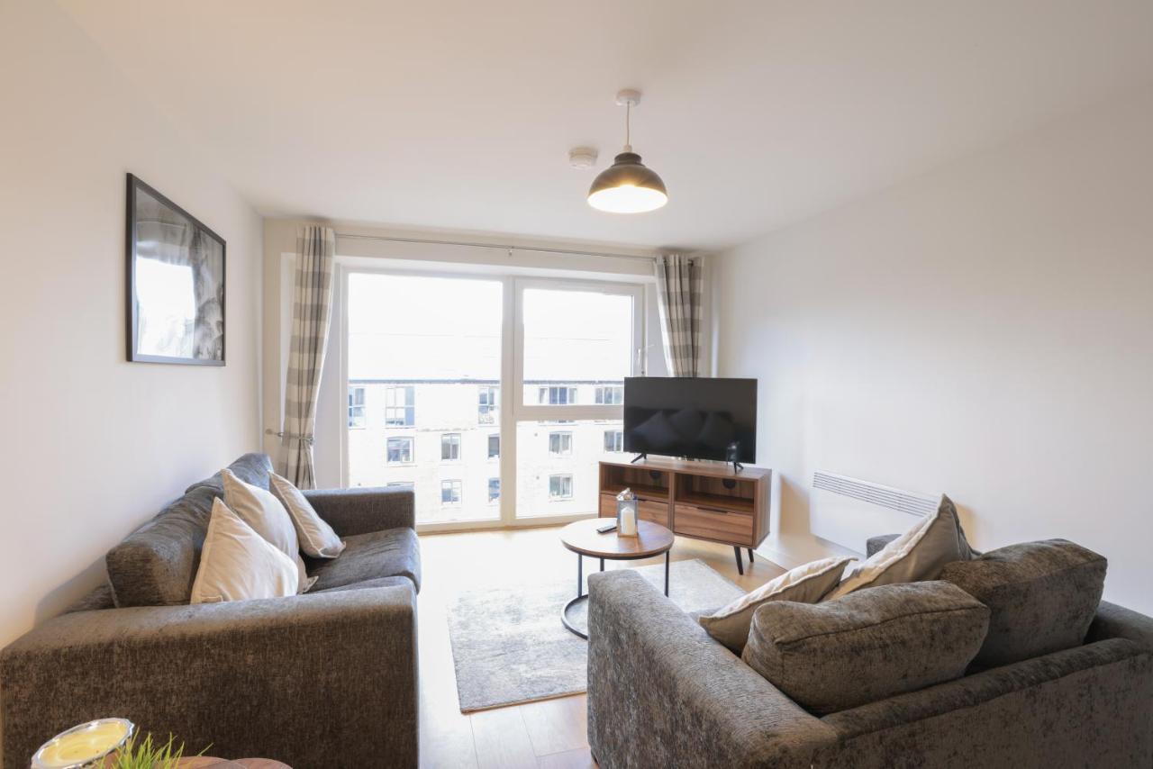 Southbank Leeds Apartment. New! With Free Parking *