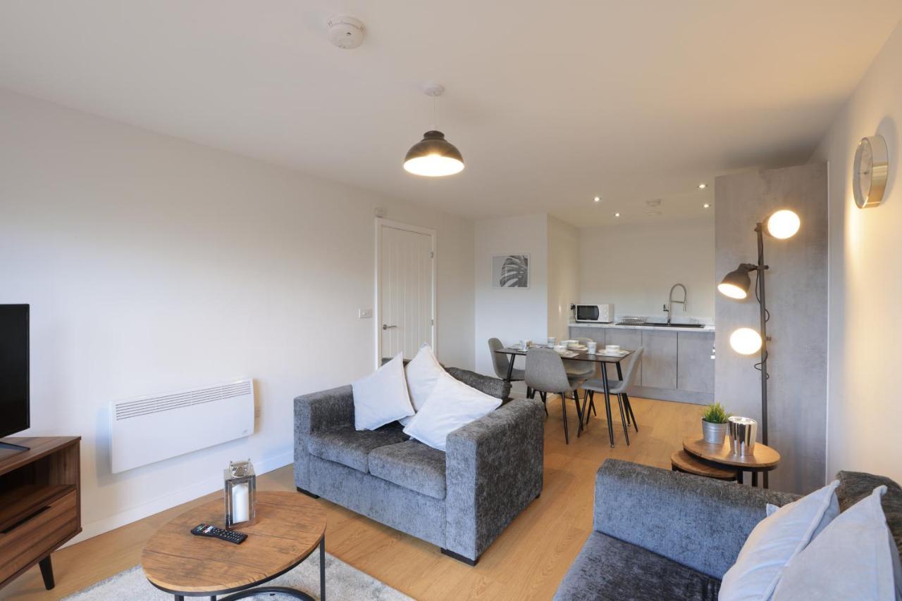 Southbank Leeds Apartment. New! With Free Parking