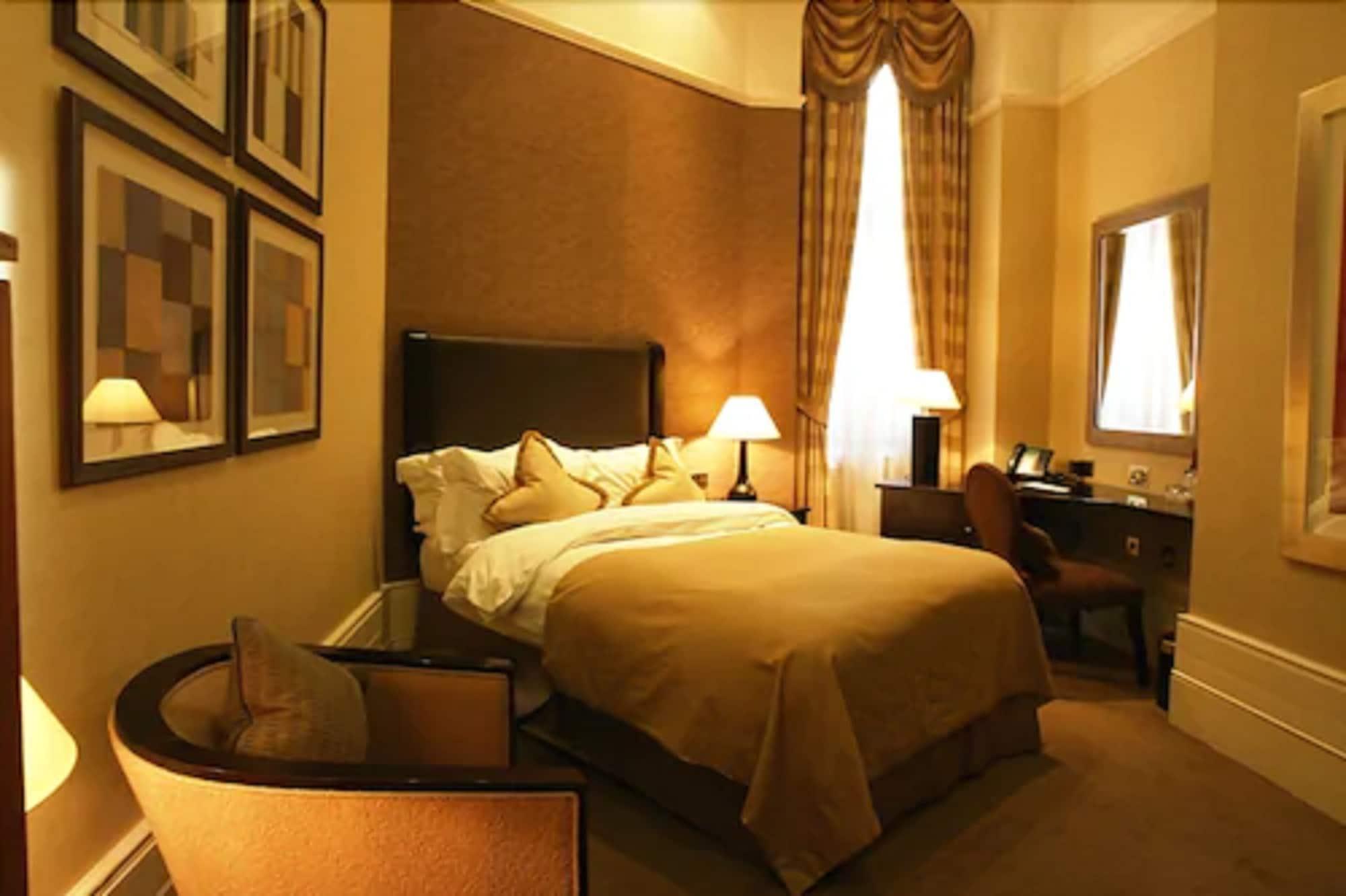 Quebecs Hotel Leeds (West Yorkshire)