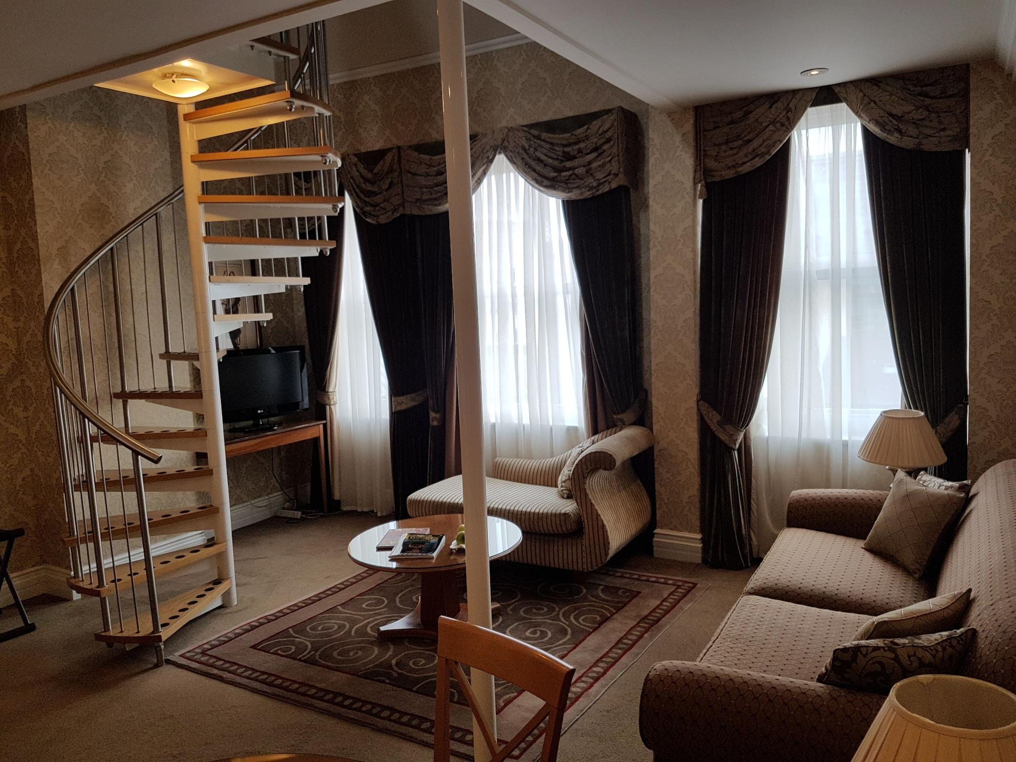 Quebecs 4* Leeds (West Yorkshire)