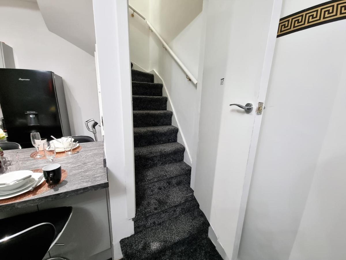 *11br* Setup For Your Amazing Relaxed + Free Parking + Free Fast Wifi * Holiday home