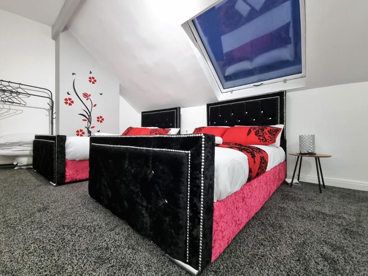 Holiday home *11br* Setup For Your Amazing Relaxed + Free Parking + Free Fast Wifi *