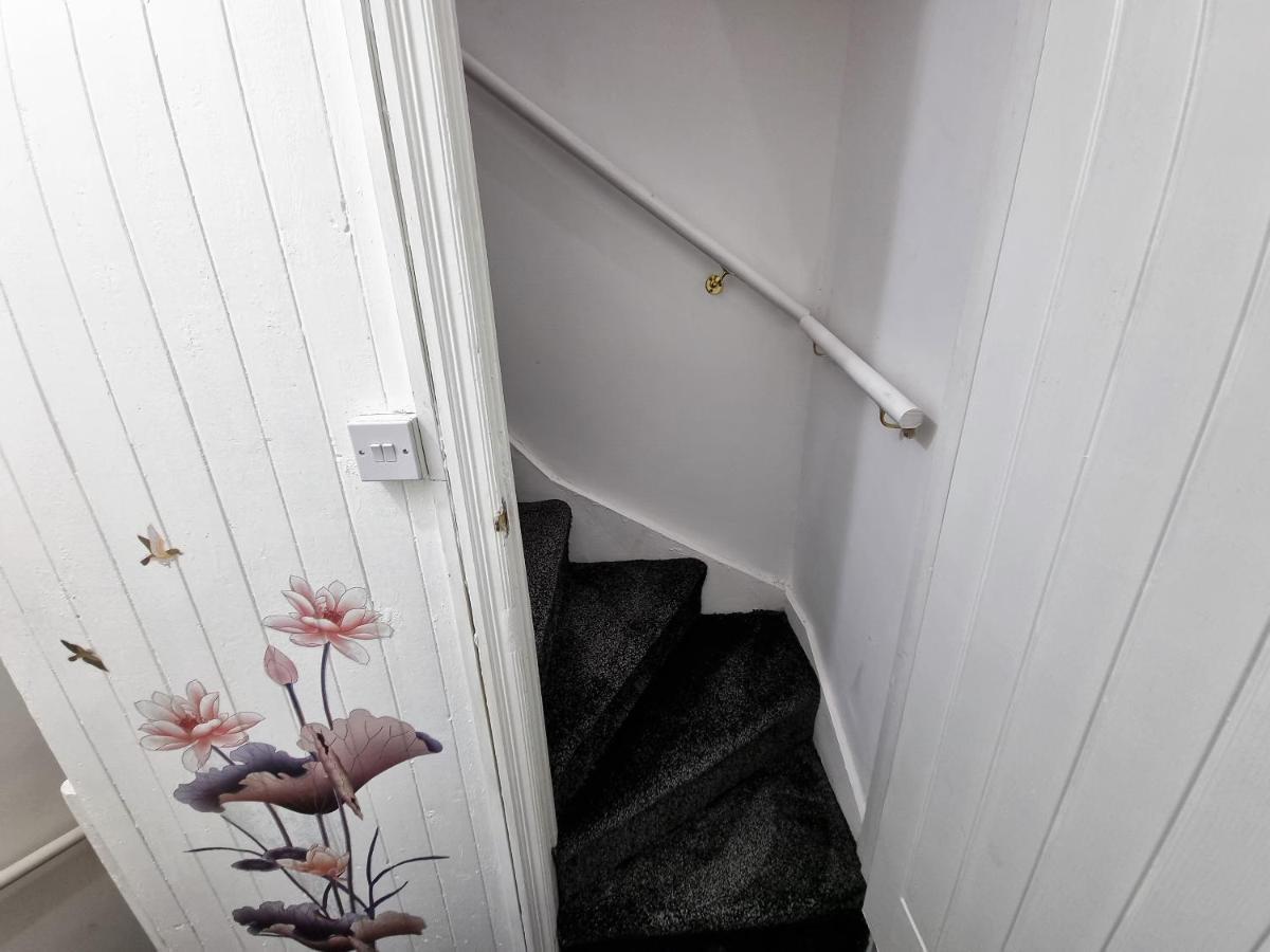 *11br* Setup For Your Amazing Relaxed + Free Parking + Free Fast Wifi * Holiday home