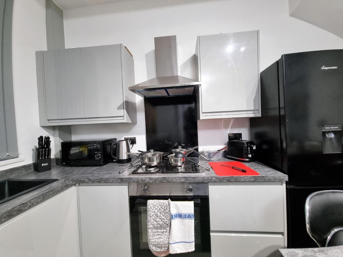 *11br* Setup For Your Amazing Relaxed + Free Parking + Free Fast Wifi * * Leeds (West Yorkshire)
