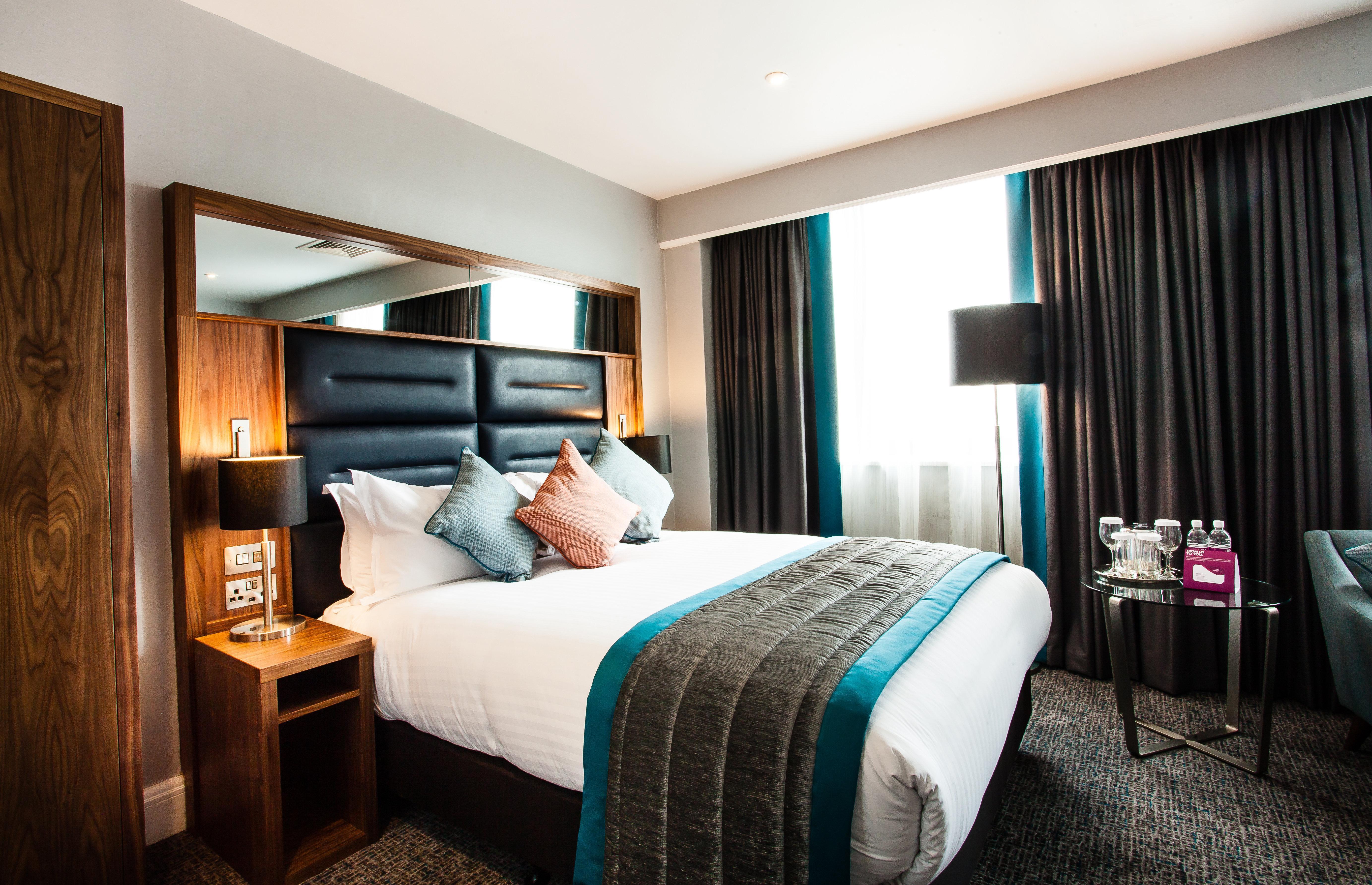 Hotel Crowne Plaza Leeds By Ihg 4*