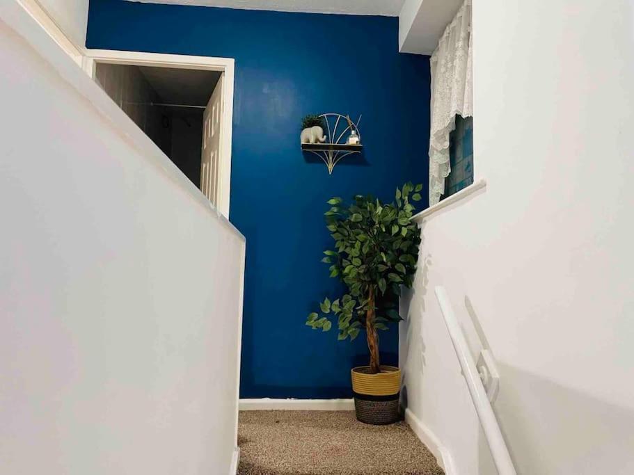 Princess 3 Bedroom House + Offstreet Parking +wifi * Leeds (West Yorkshire)