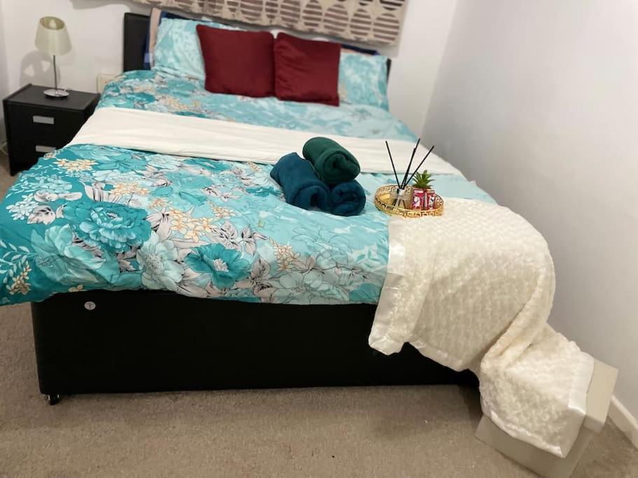 Princess 3 Bedroom House + Offstreet Parking +wifi Leeds (West Yorkshire)