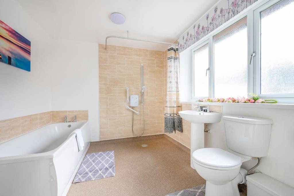 *c.sani* Setup For Your Relaxed & Amazing + Free Parking + Free Fast Wifi * Holiday home Leeds (West Yorkshire)