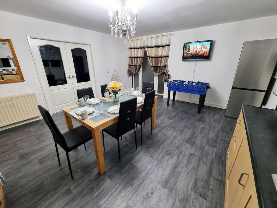 *c.sani* Setup For Your Relaxed & Amazing + Free Parking + Free Fast Wifi * * Leeds (West Yorkshire)