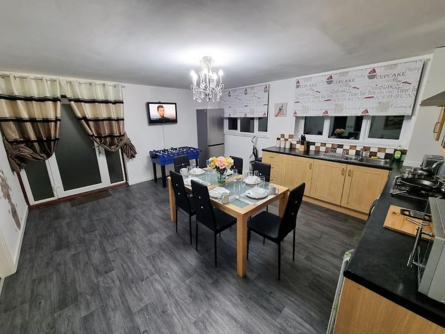 Holiday home *c.sani* Setup For Your Relaxed & Amazing + Free Parking + Free Fast Wifi * *