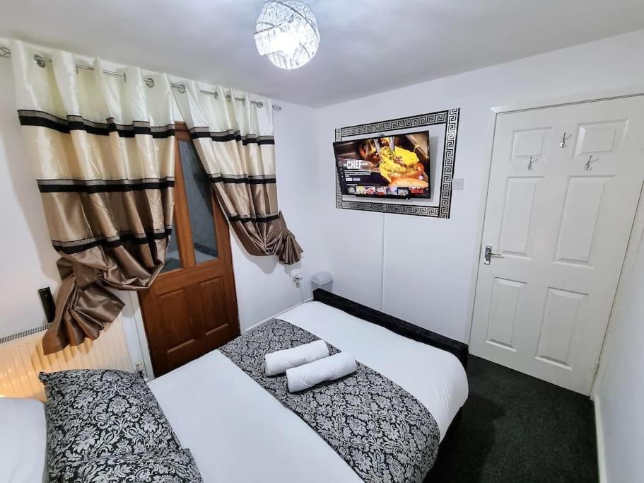 *c.sani* Setup For Your Relaxed & Amazing + Free Parking + Free Fast Wifi * Holiday home Leeds (West Yorkshire)