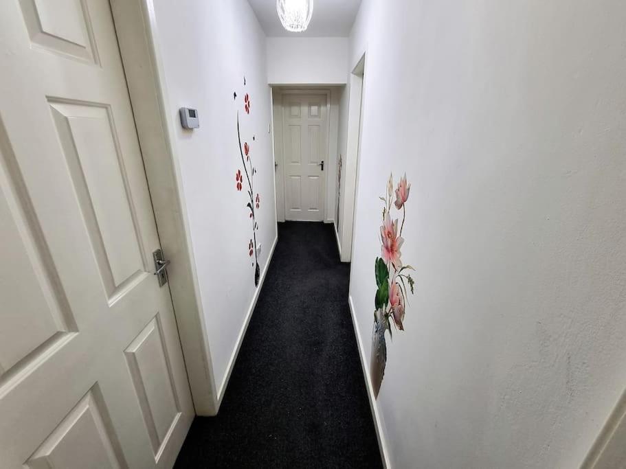 Holiday home *c.sani* Setup For Your Relaxed & Amazing + Free Parking + Free Fast Wifi * Leeds (West Yorkshire)