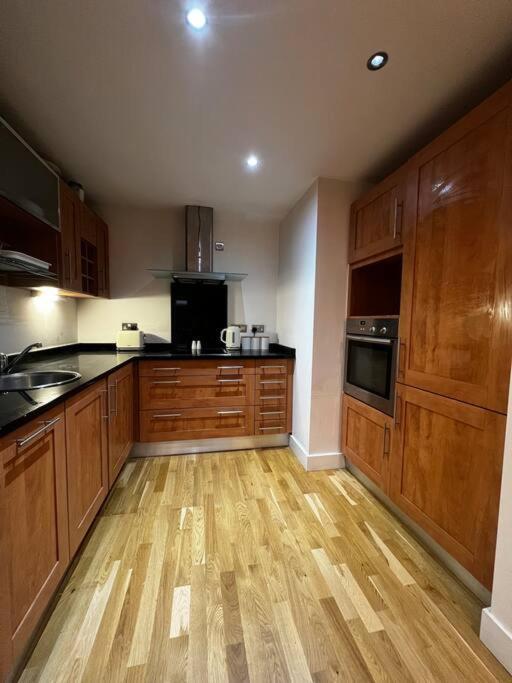 Leeds Clarence Dock 2 Bedroom Apt