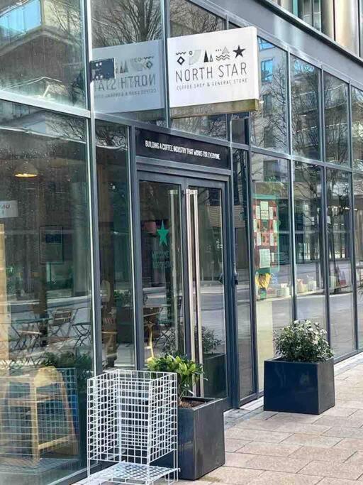 Leeds Clarence Dock 2 Bedroom Apt Apartment