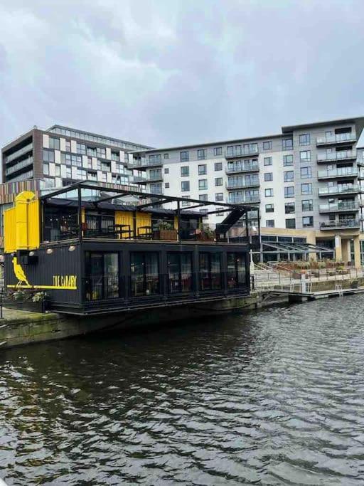 Leeds Clarence Dock 2 Bedroom Apt * Leeds (West Yorkshire)