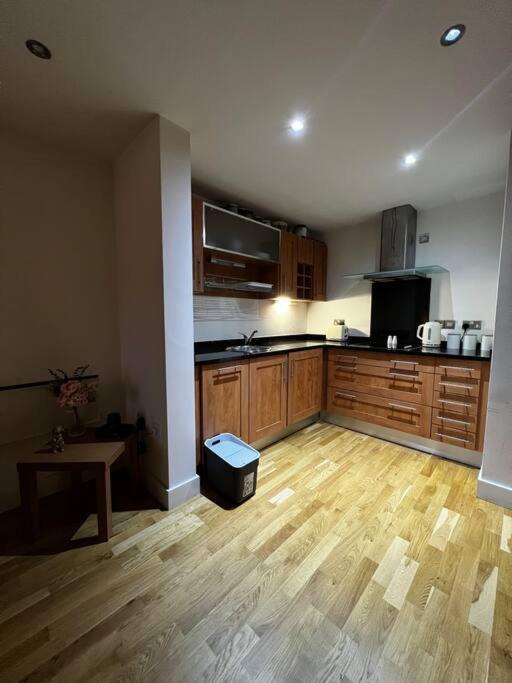 Leeds Clarence Dock 2 Bedroom Apt Apartment