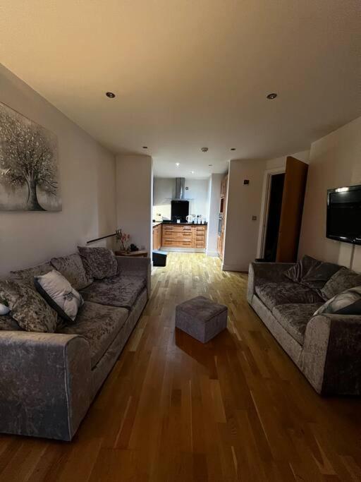 Leeds Clarence Dock 2 Bedroom Apt *