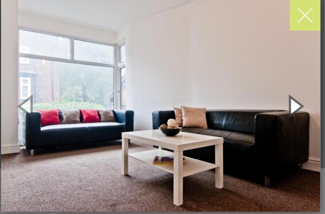 Budget Double Close To Leeds And Centre Guest house
