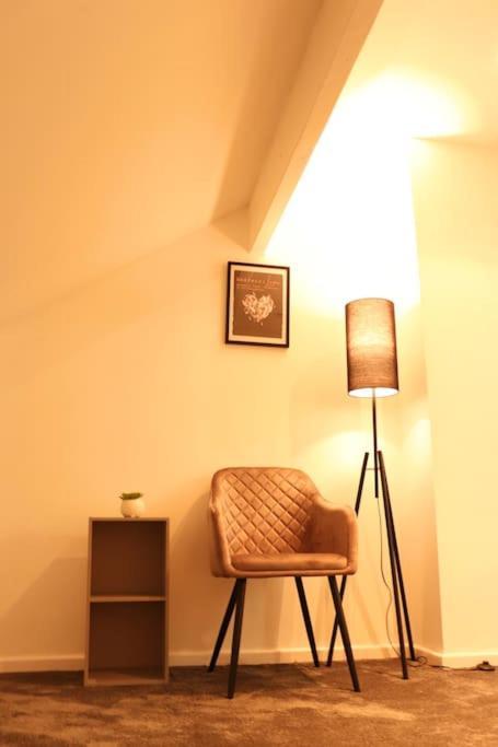 Charming 3 Bedroom Free Wifi & Parking Apartment