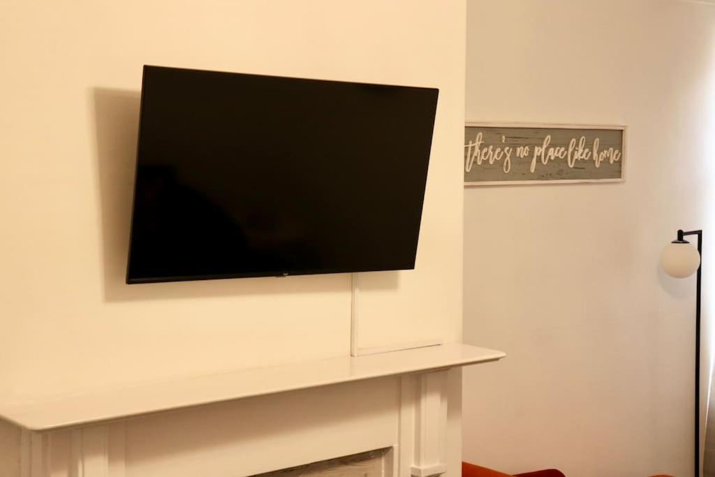 Apartment Charming 3 Bedroom Free Wifi & Parking