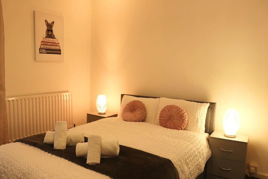 Charming 3 Bedroom Free Wifi & Parking Leeds (West Yorkshire)