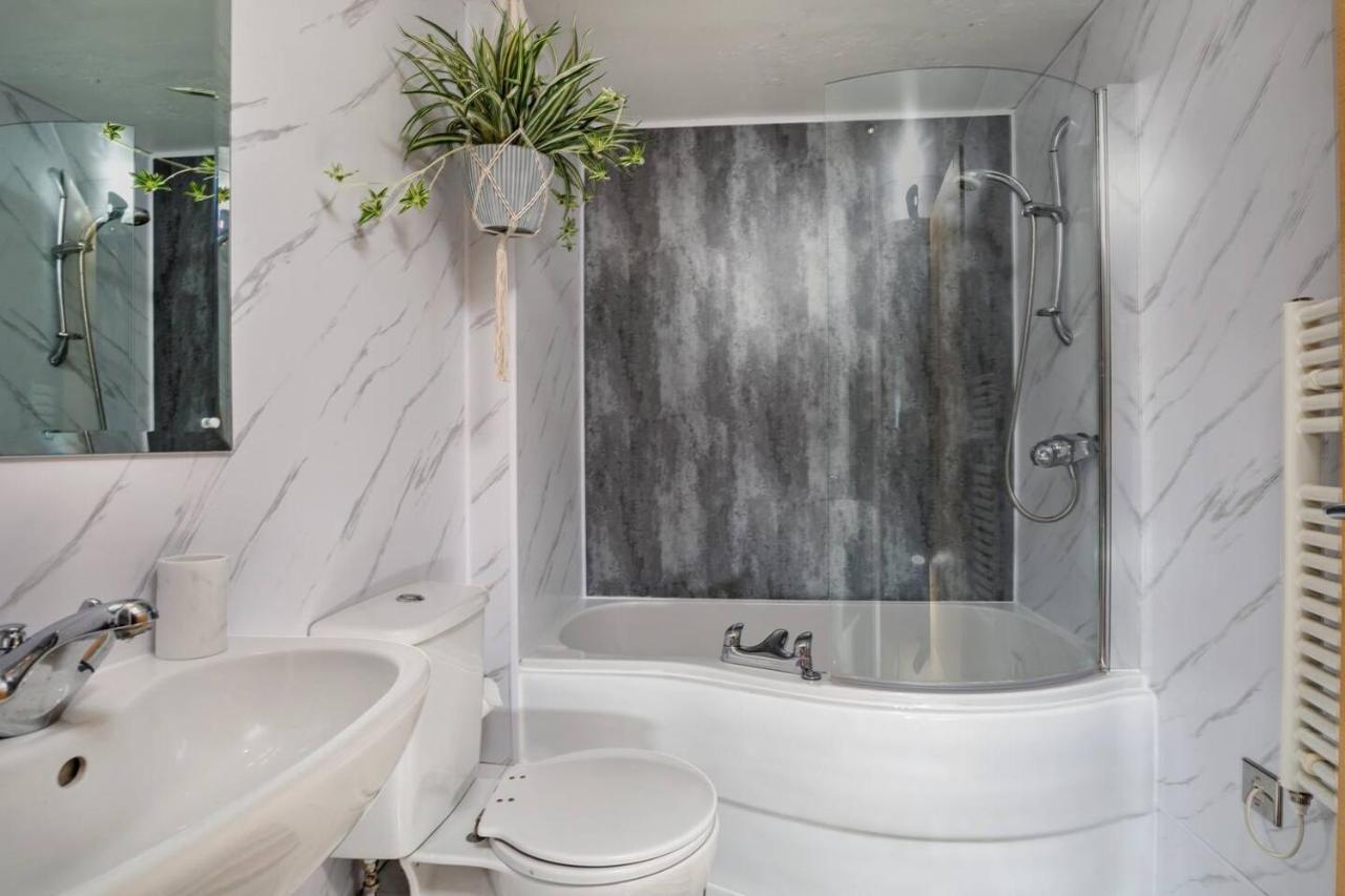 The Exquisite Penthouse Of Leeds - Sleeps 8 * Leeds (West Yorkshire)