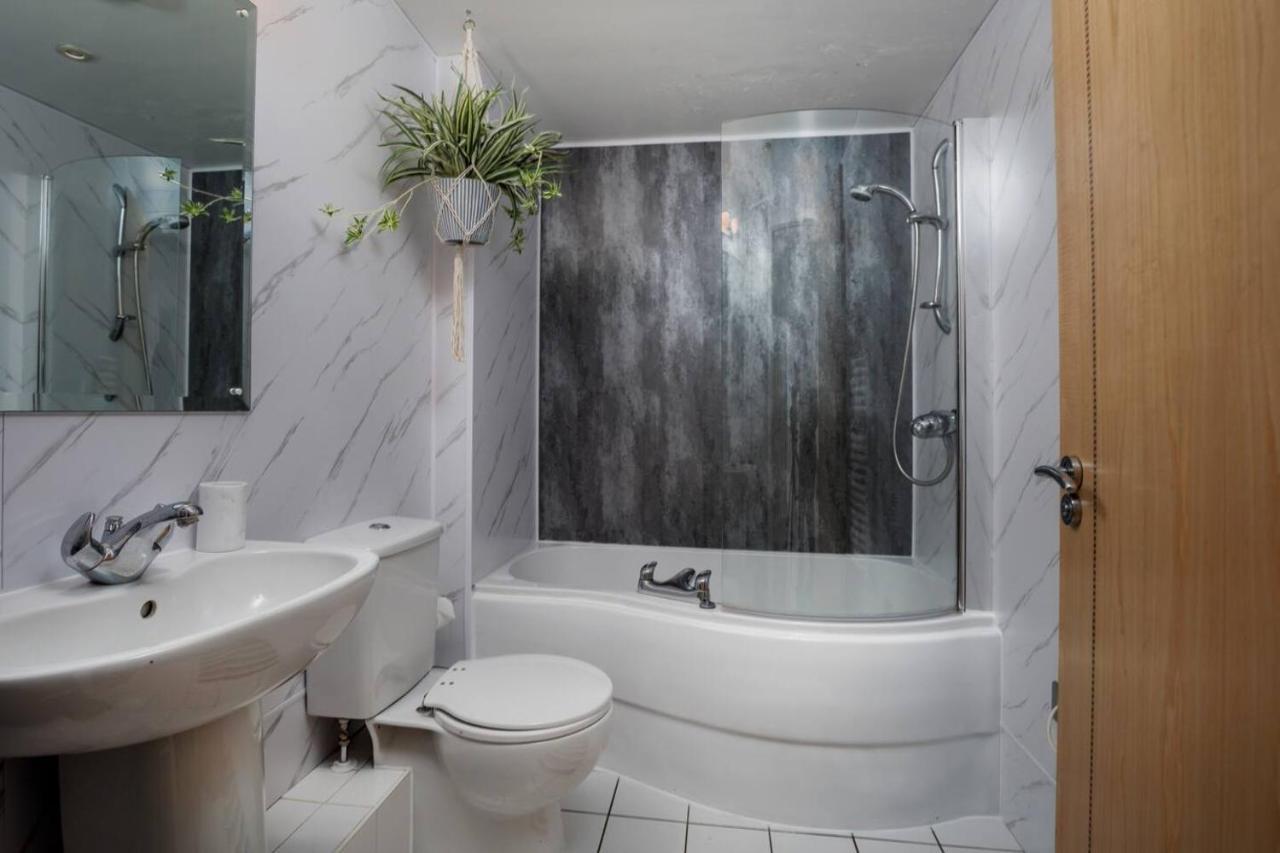 The Exquisite Penthouse Of Leeds - Sleeps 8 * Leeds (West Yorkshire)
