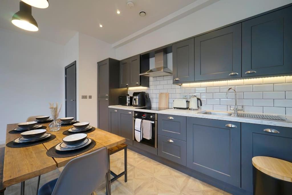 Stylish & Elegant Centre Apartment *