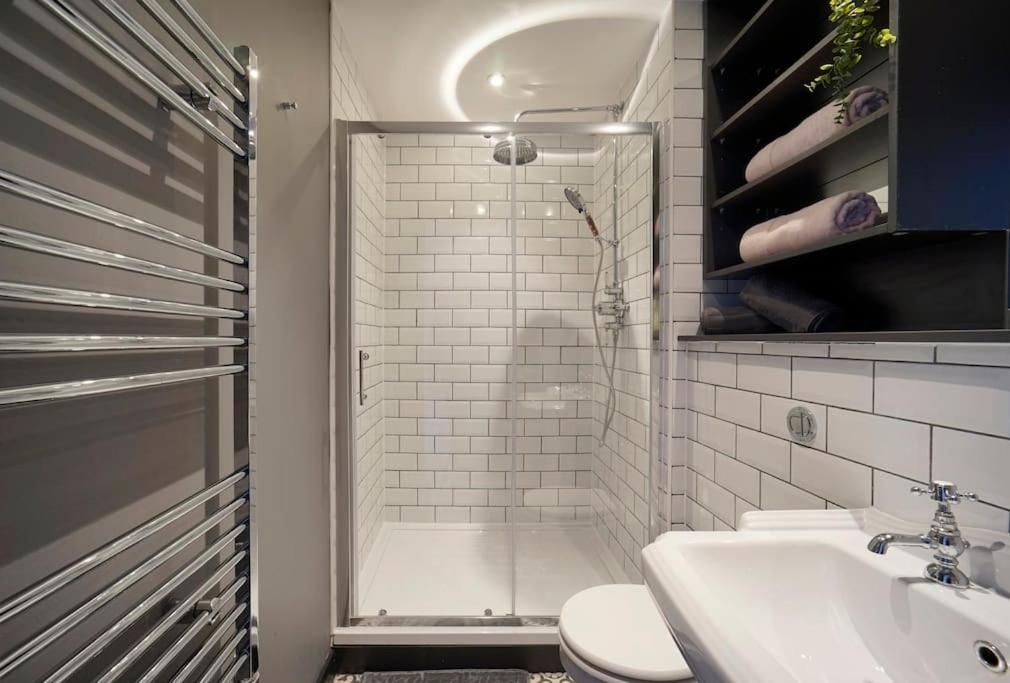 Stylish & Elegant Centre Apartment