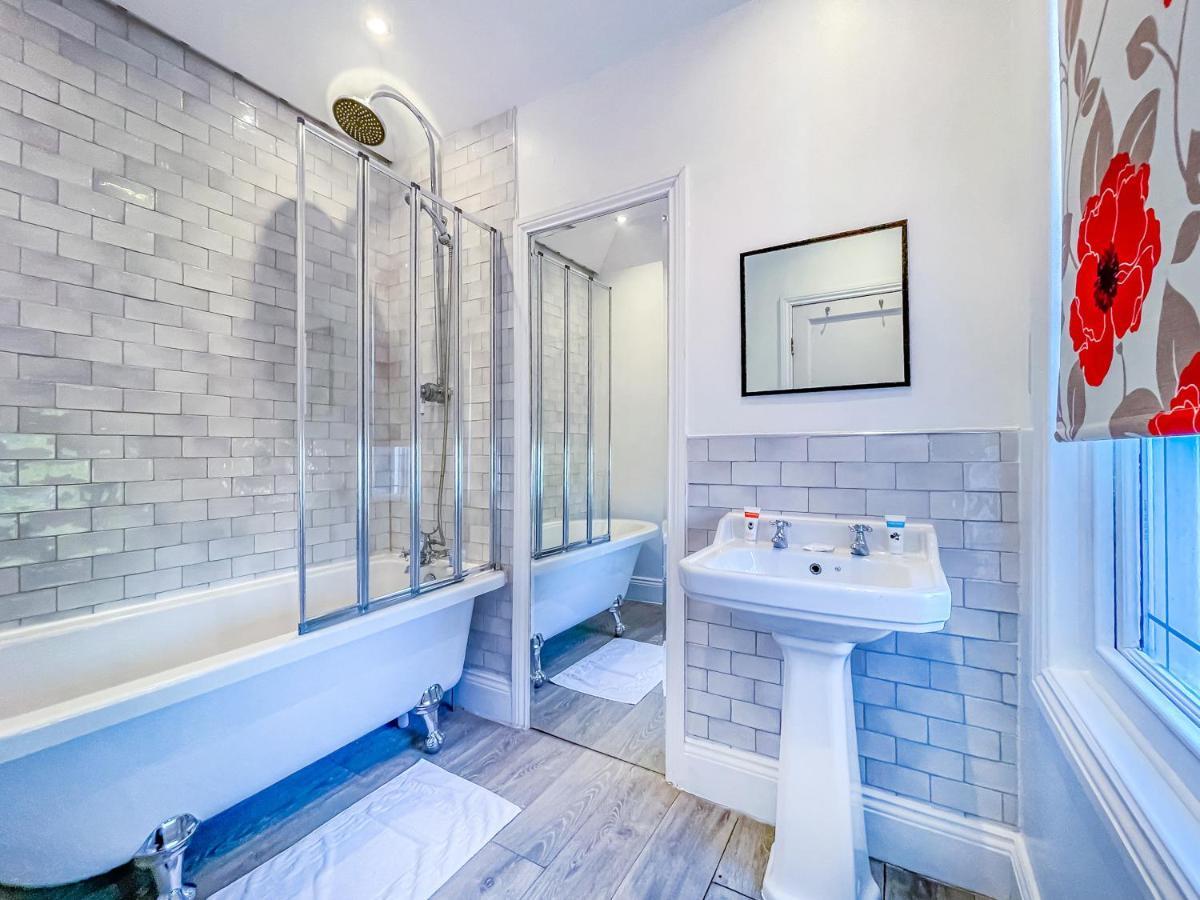 *re9bc* For Your Relaxed & Cosy + Free Parking + Free Fast Wifi * Homestay