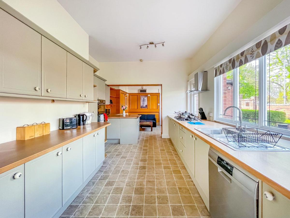*rg9bc* For Your Relaxed & Cosy + Free Parking + Free Fast Wifi * Homestay *