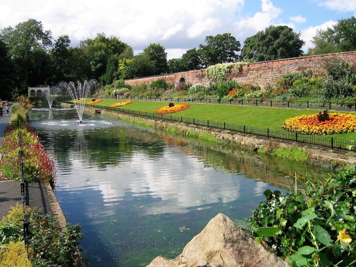 *rg9bc* For Your Relaxed & Cosy + Free Parking + Free Fast Wifi * * Leeds (West Yorkshire)