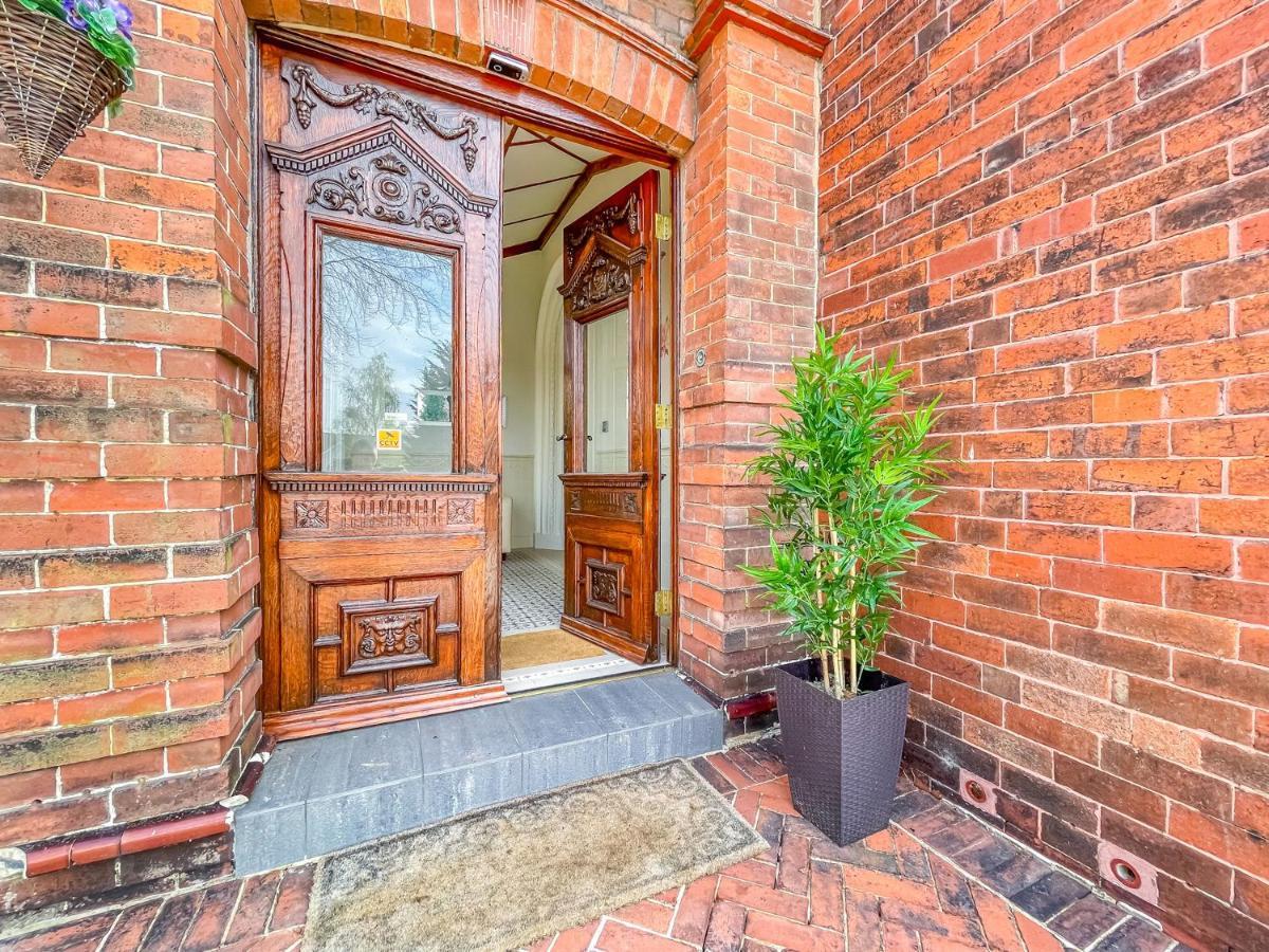Homestay *rg9bc* For Your Relaxed & Cosy + Free Parking + Free Fast Wifi *