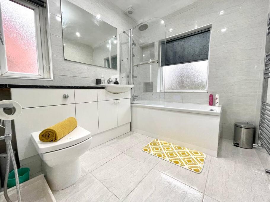 Bright 3 Bed With Free Parking Leeds * Leeds (West Yorkshire)